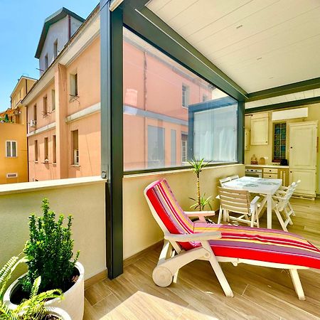 Pescara Centro Silenzioso E Confortevole Con Terrazzo Bioclimatico A 2 Minuti Dal Mare Екстер'єр фото